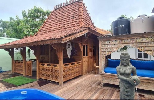 Kalimantan Ski Chalet | Villa Lotus