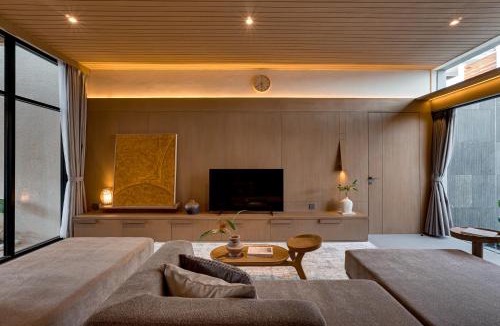 Batu Bolong Villa | Villa Paiza by Nabe Hospitality Management