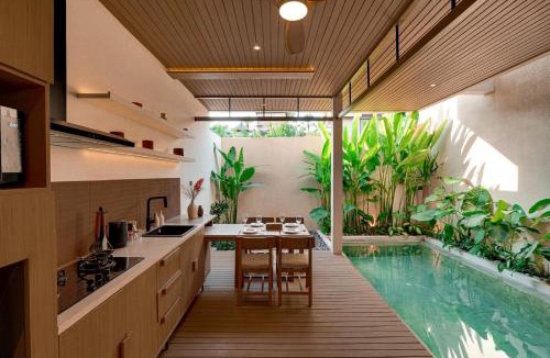 Batu Bolong Villa | Villa Paiza by Nabe Hospitality Management