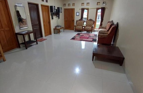 Karanganyar House | Villa samara 2 homestay Tawangmangu