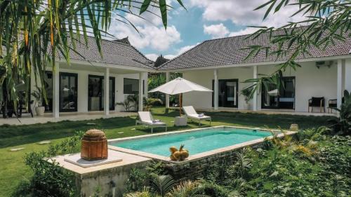 Kedewatan Villa | Villa Santai - Luxury & Private Garden Villa with Jungle View