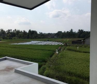 Mungkid Villa | Villa Trojayan