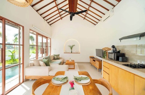Munggu House | Villa w/Pool, Rice Field & Mountain Views