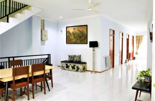 Padang House | Wisma Rumah KIta