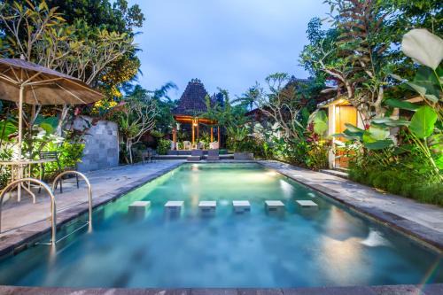 1-Bedroom Honeymoon Joglo Sleman Country Inn Yogyakarta Near Merapi Mountain in Pakem