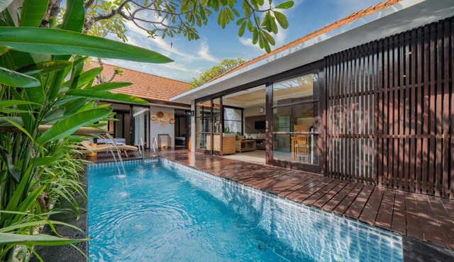 2BR villa w- private pool & workspace