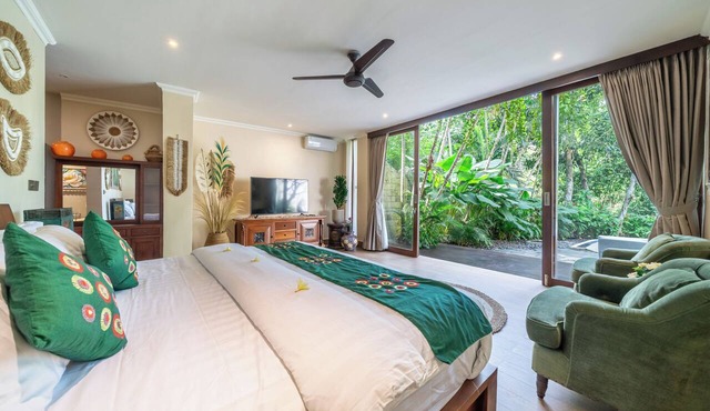 3-bedroom Villa in beautiful Tabanan with rice field and river view