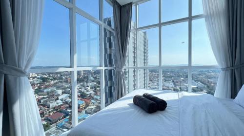 3BR Gold Suite at Formosa Apartment by Manda