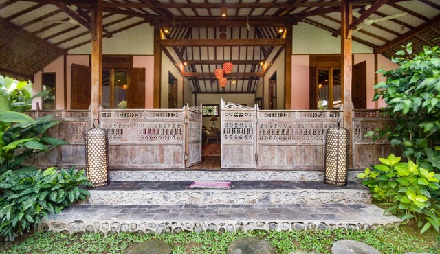 5 Star Villa in Bali, Minutes from the Beach, Bali Villa 2083