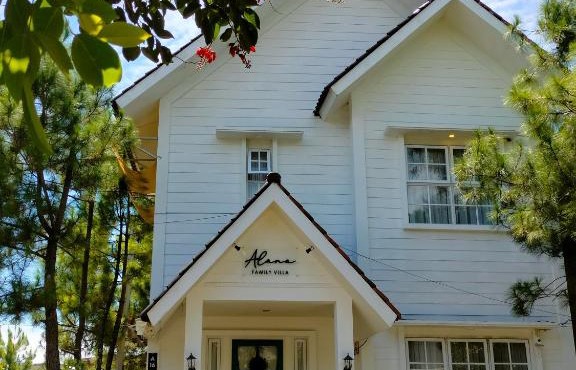 Alananoor Family Vila in Garut