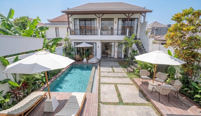 Amazing 3BR in Lush Ubud w Huge Pool+Patio+Garden in Gianyar Regency