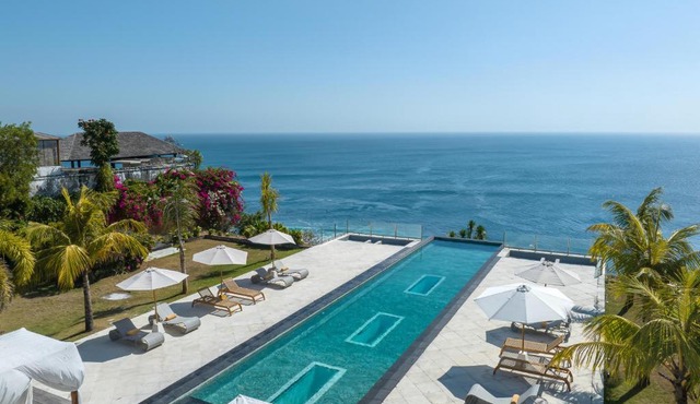 Anugrah - Iconic 8BR Cliff Villa with Jacuzzi, Sauna & Cinema in Uluwatu