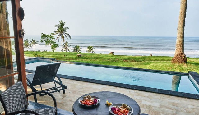 Authentic 2BR Oceanfront Pool Villa/Old Bali Vibe
