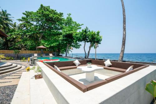 Bali Taoka Beach Villa in Tejakula