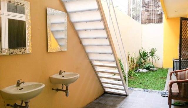 Cendana Mulia Hostel in Bogor