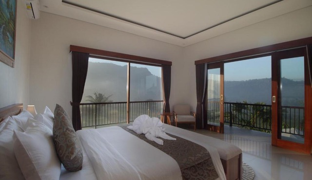 Cerita Sidemen Villa