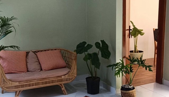 Charming 2-bedroom house with AC in beautiful Badung