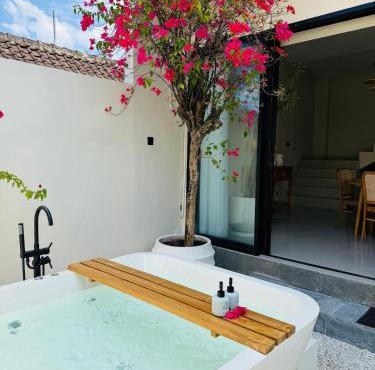 Cozy Living Kalos Villa