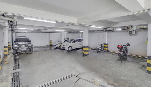 Cozy Twin Escape W/Free WiFi and Parking in Bandung