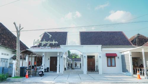 D'Mangkuyudan Luxury Guest House