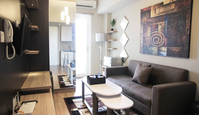 Deluxe and Comfortable The Springlake Summarecon Apartment