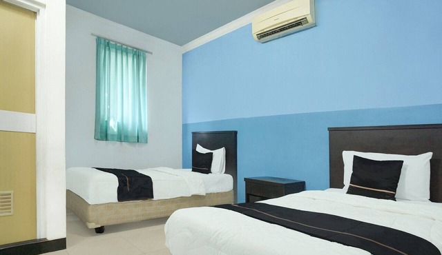 Family Luxury Suite W/Free WiFi and Parking in Palembang