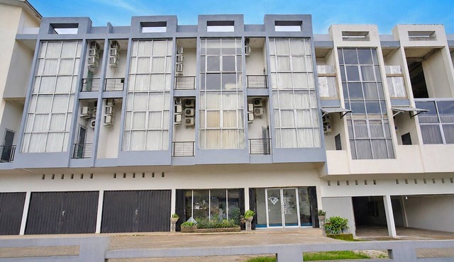 Family Retreat Near Punti Kayu Park in Palembang
