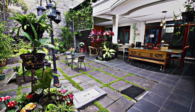Fora Guest House Taman Lingkar in Bandung