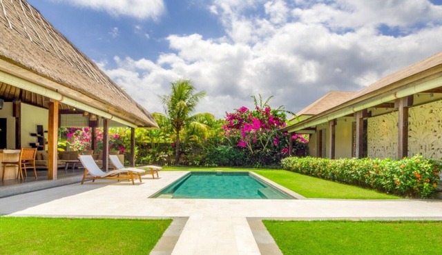 Great 2BR Villa W/Amazing Pool & Garden, Bali Villa 2226 in Bali