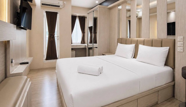 Great Deal Studio At Apartment Candiland in Semarang