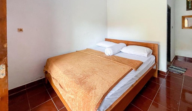 Guest House Surya Ayu Permai Buleleng Mitra RedDoorz in Panji