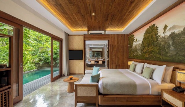 Heated Private Pool Villa in Ubud with Jungle Views & Serene Outdoor Space in Kabupaten Gianyar