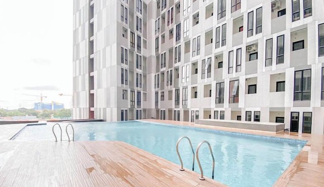 Homey And Cozy Studio Apartment At The Alton
