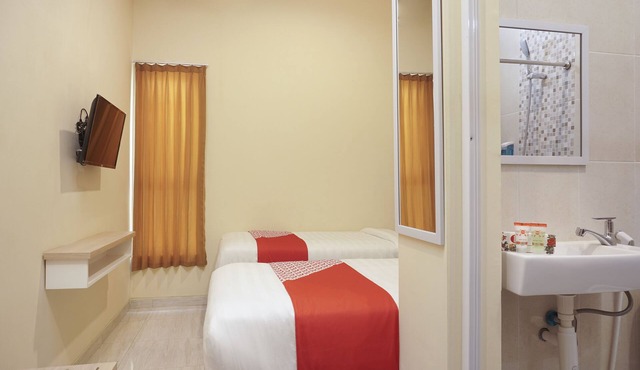 Hotel O DeHome Family