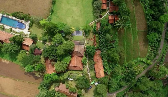 Katumbiri Resort and Villa by Tripletree in Cijeruk