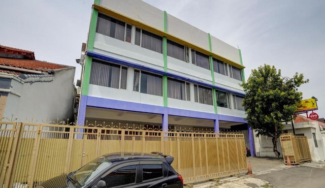 Kos Pondok Mas Syariah in Cirebon