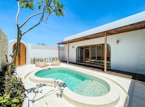 Kuta Mansion 1 - Best Deal in town, 2bedroom, Full AC, Kuta, Lombok in Kuta Lombok