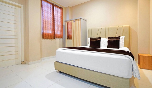 Luxury Deluxe DBL Retreat W/Free WiFi and Parking in Banda Aceh