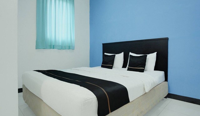 Luxury Deluxe DBL Retreat W/Free WiFi and Parking in Palembang