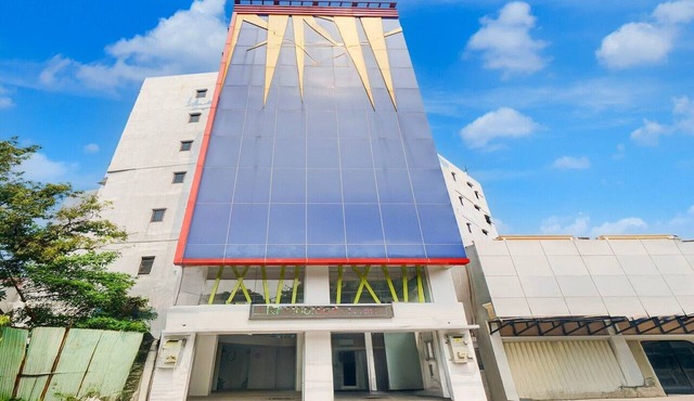 Luxury Deluxe DBL Retreat W/Free WiFi and Parking in Jakarta
