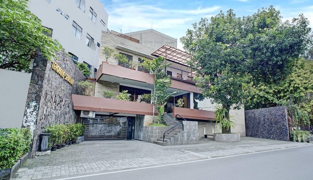 Luxury Deluxe DBL Retreat W/Free WiFi and Parking
