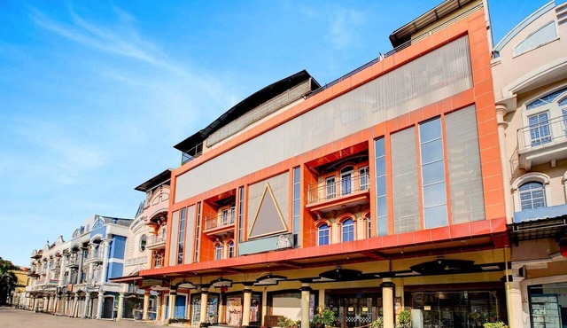 Luxury Deluxe DBL Retreat W/Free WiFi and Parking in Batam