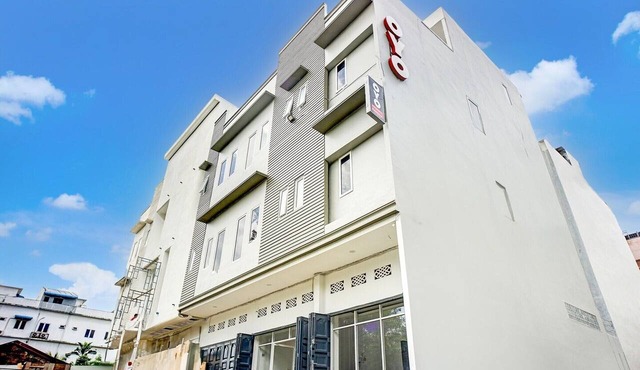 Luxury Deluxe DBL Retreat W/Free WiFi and Parking in Medan