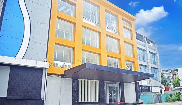 Luxury Twin Stay with Free WiFi and Parking in Balikpapan