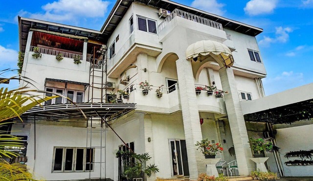 Luxury Twin Stay with Free WiFi and Parking in Banda Aceh