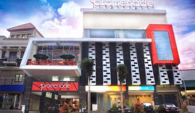 Luxury Twin Stay with Free WiFi and Parking in Bandung