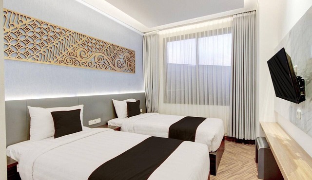 Luxury Twin Stay with Free WiFi and Parking in Semarang