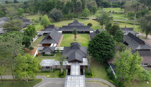 Manohara Borobudur Cultural Center