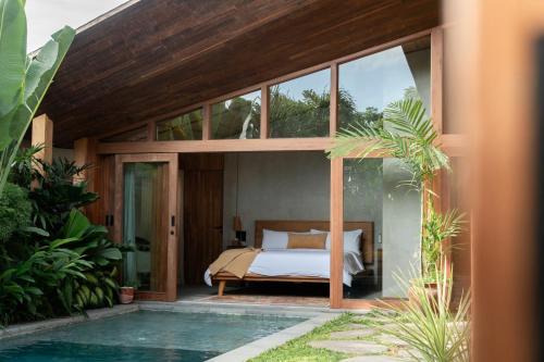 Masa Kini 3 BR Family Friendly Villa with Pool walking distance to Uluwatu Beach in Uluwatu