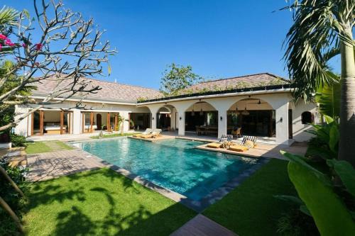 MerSea Villa -Brand new Balangan beach -luxurious 4 bdr with huge pool in Jimbaran